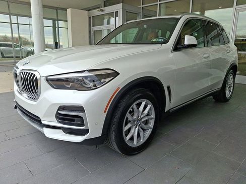 Used 2023 BMW X5 xDrive40i w/ Premium Package image 3