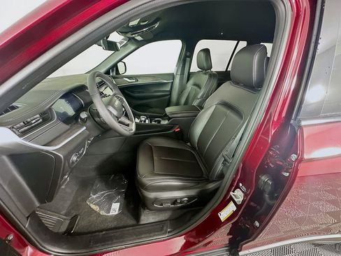 New 2025 Jeep Grand Cherokee Limited image 28