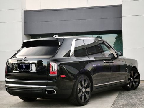 Certified 2023 Rolls-Royce Cullinan AWD/4WD image 2