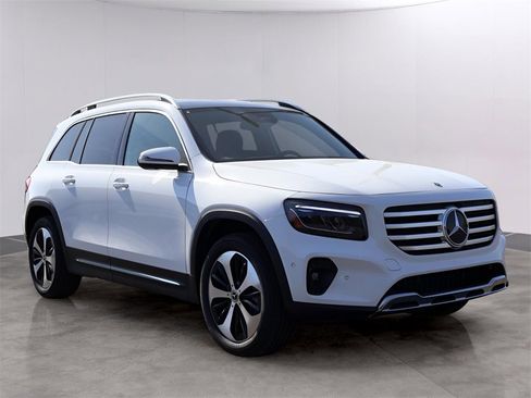 New 2025 Mercedes-Benz GLB 250 4MATIC image 3
