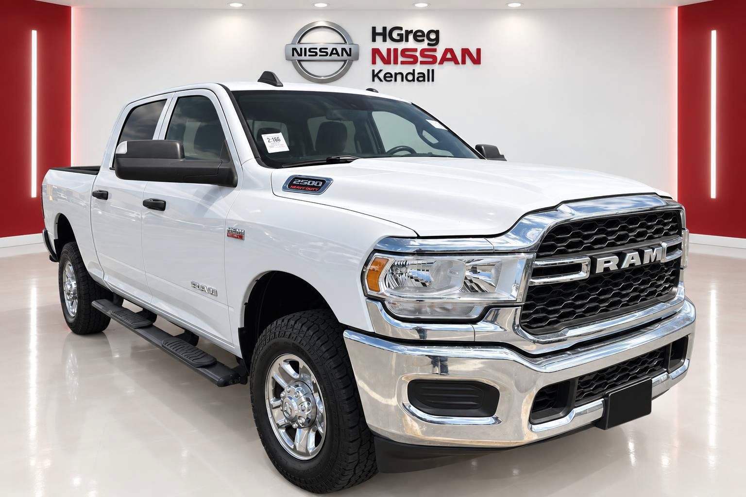 Used 2022 RAM 2500 Tradesman w/ Chrome Appearance Group AWD/4WD image 3