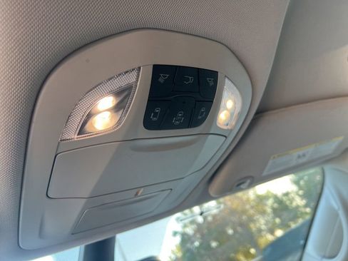 Used 2023 Chrysler Pacifica Touring-L image 58