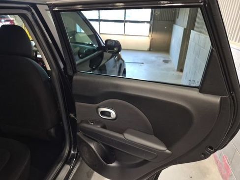 Used 2019 Kia Soul FWD image 21