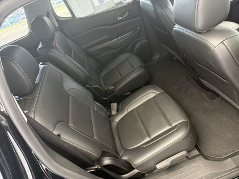 Used 2023 GMC Acadia SLT AWD/4WD image 14