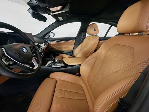 Used 2023 BMW 530e xDrive 530e iPerformance w/ Premium Package image 21