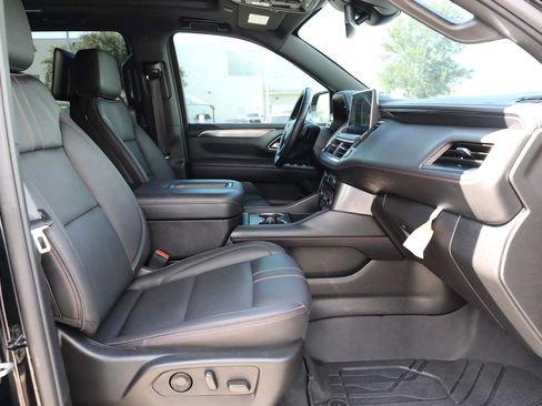 Used 2024 Chevrolet Suburban RST w/ Luxury Package AWD/4WD image 40