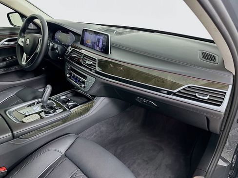 Used 2021 BMW ALPINA B7 xDrive AWD/4WD image 30