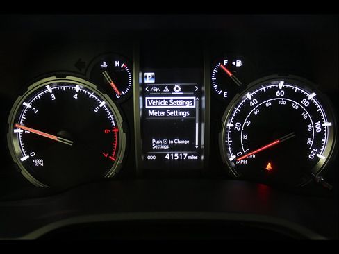 Used 2024 Toyota 4Runner TRD Off-Road Premium AWD/4WD image 32