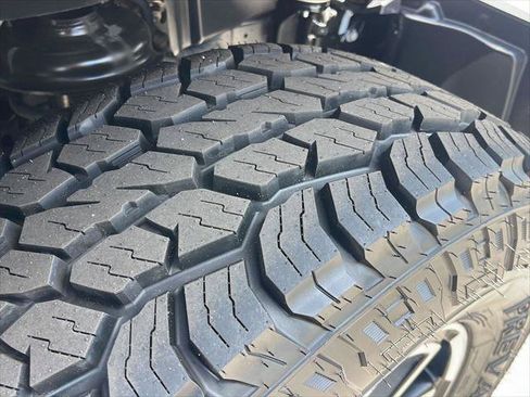 Certified 2025 Jeep Wrangler Unlimited Rubicon AWD/4WD image 12