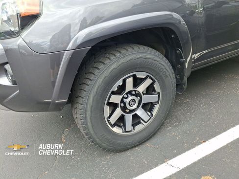 Used 2020 Toyota 4Runner TRD Off-Road Premium AWD/4WD image 6