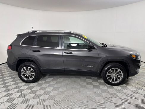 Used 2019 Jeep Cherokee Latitude Plus w/ Comfort/Convenience Group image 4
