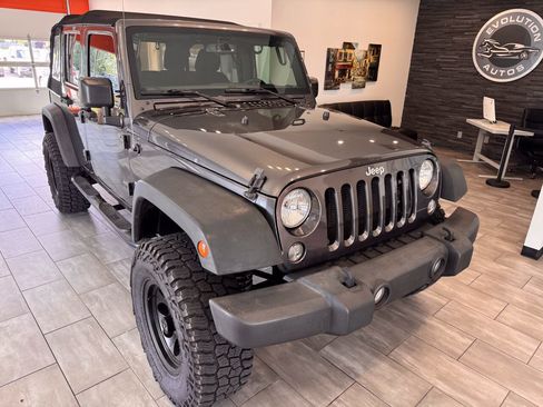 Used 2017 Jeep Wrangler Unlimited Sport w/ Quick Order Package 24S AWD/4WD image 2