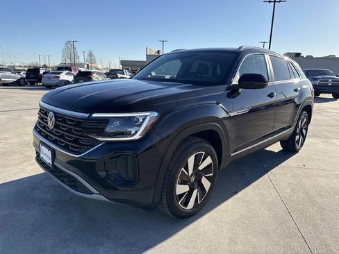 Certified 2025 Volkswagen Atlas Cross Sport SEL image 8