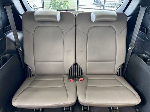 Used 2017 Hyundai Santa Fe FWD image 18