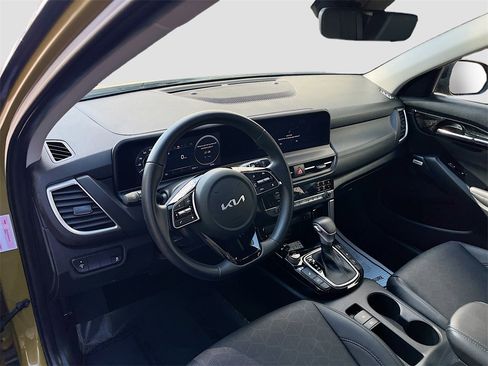 Used 2024 Kia Seltos SX image 9