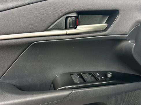 Used 2025 Toyota Camry LE FWD image 10