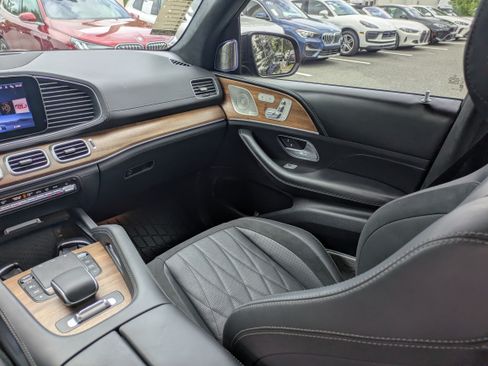 Used 2024 Mercedes-Benz GLS 63 AMG 4MATIC image 16