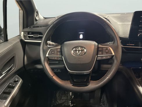 Used 2023 Toyota Sienna XLE Woodland Edition AWD/4WD image 22