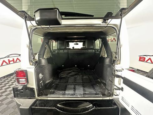 Used 2015 Jeep Wrangler Unlimited Sahara AWD/4WD image 19