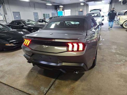 Used 2025 Ford Mustang Premium RWD image 3