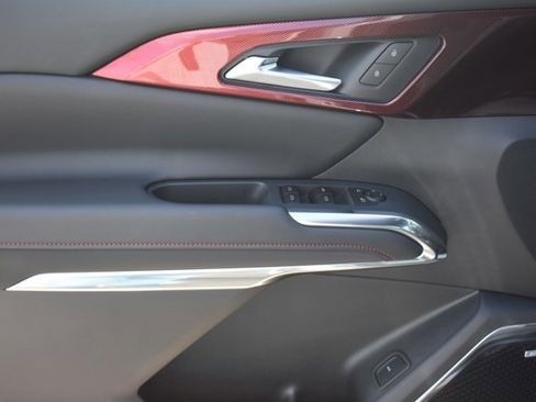 New 2026 Chevrolet Traverse Z71 image 12