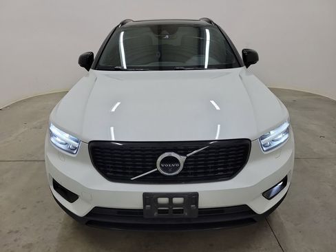 Used 2019 Volvo XC40 T5 R-Design image 2
