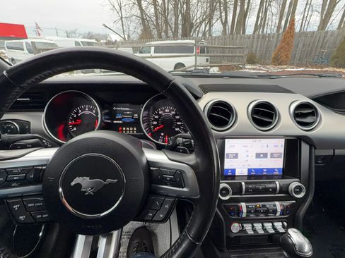 Used 2020 Ford Mustang Premium image 10