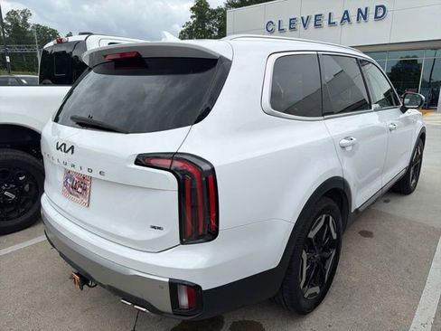Used 2024 Kia Telluride EX w/ EX Captain's Chair Package AWD/4WD image 25