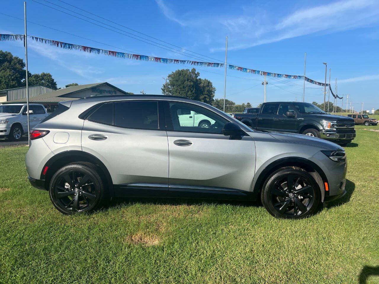 Used 2023 Buick Envision Preferred FWD image 3
