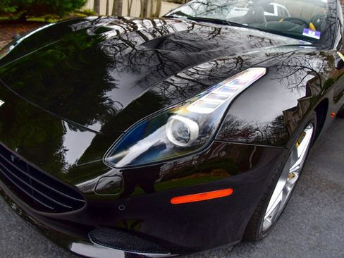Used 2016 Ferrari California T image 78