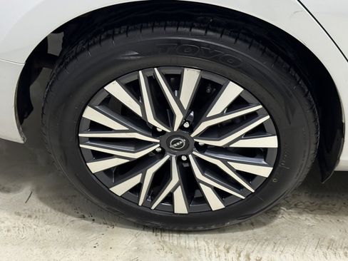 Certified 2023 Nissan Altima 2.5 SV image 8