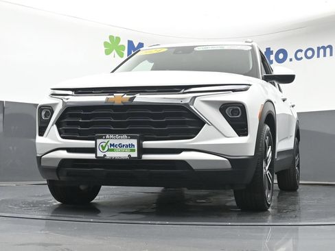 Used 2024 Chevrolet TrailBlazer LT w/ LT Cold Weather Package FWD image 7