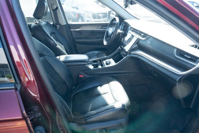Used 2023 Jeep Grand Cherokee Limited RWD image 40