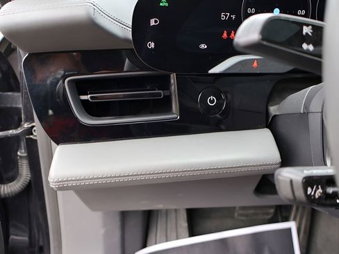 Used 2020 Porsche Taycan 4S image 32