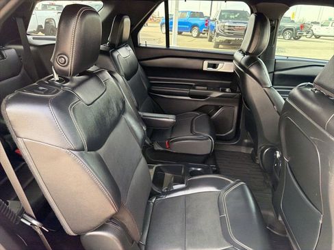 Used 2020 Ford Explorer ST w/ Premium Technology Package image 12