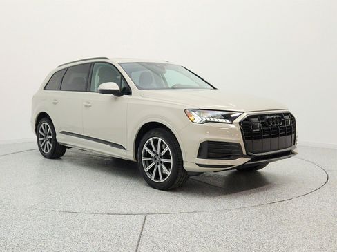 Used 2023 Audi Q7 2.0T Premium Plus w/ Premium Plus Package AWD/4WD image 3