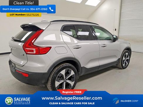 Used 2025 Volvo XC40 B5 Plus AWD/4WD image 4