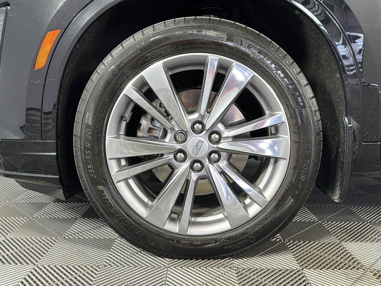 Used 2024 Cadillac XT6 Premium Luxury AWD/4WD image 9