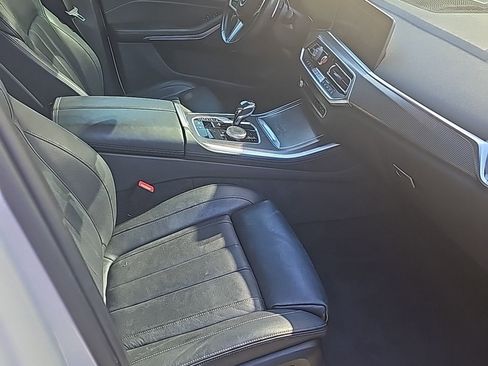 Used 2019 BMW X5 xDrive40i w/ M Sport Package image 3