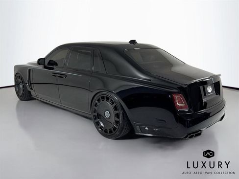 Used 2024 Rolls-Royce Phantom Sedan image 9