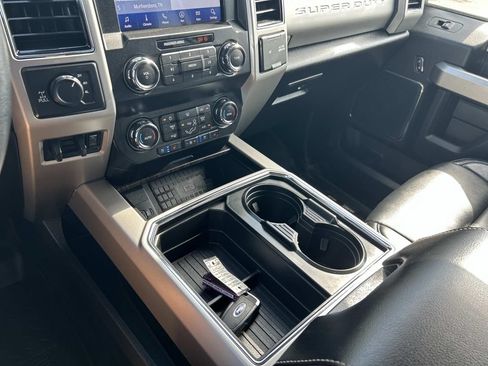 Used 2020 Ford F250 Lariat w/ Lariat Ultimate Package AWD/4WD image 36