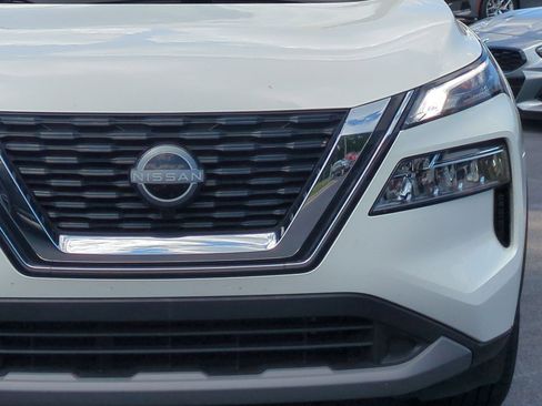 Used 2023 Nissan Rogue SV FWD image 6