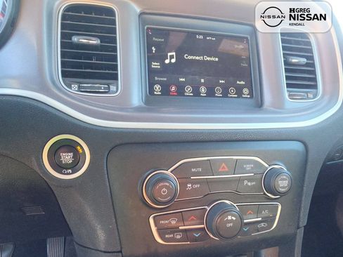 Used 2022 Dodge Charger SXT RWD image 11