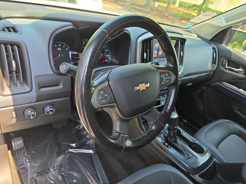 Used 2018 Chevrolet Colorado Z71 AWD/4WD image 15