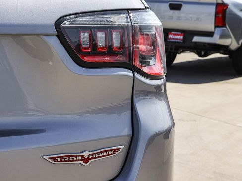 Used 2019 Jeep Compass Trailhawk AWD/4WD image 13