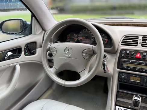 Used 2001 Mercedes-Benz CLK 430 Coupe image 20