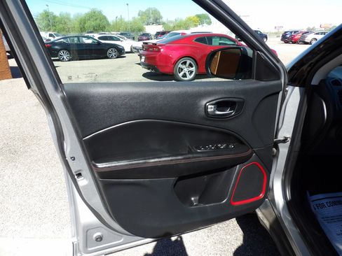 Used 2021 Jeep Compass Trailhawk AWD/4WD image 9