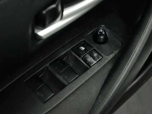 Used 2020 Toyota Corolla LE image 24