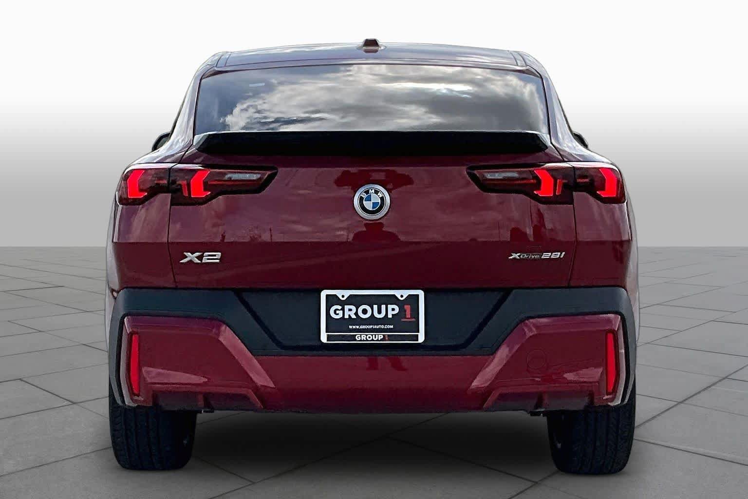 Used 2026 BMW X2 xDrive28i AWD/4WD image 4