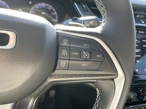 Used 2024 Jeep Grand Cherokee Altitude image 27